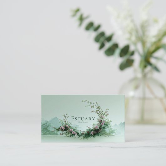Serene Misty Lake Pale Pink Rose Floral Crescent 名刺 (スタンド正面)