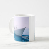 Serene Paper Boat コーヒーマグカップ (正面左)