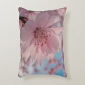 Serene Spring Flower Art アクセントクッション (正面(垂直))