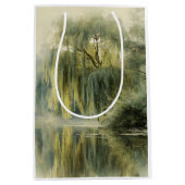 Serene Willow Tree Reflection Nature Art (10) ミディアムペーパーバッグ (正面)