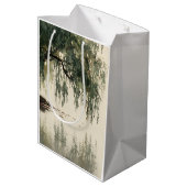 Serene Willow Tree Reflection Nature Art (11) ミディアムペーパーバッグ (裏面アングル)