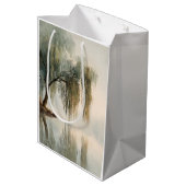 Serene Willow Tree Reflection Nature Art (13) ミディアムペーパーバッグ (裏面アングル)