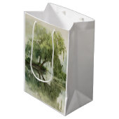 Serene Willow Tree Reflection Nature Art (5) ミディアムペーパーバッグ (正面アングル)