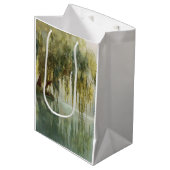 Serene Willow Tree Reflection Nature Art (8) ミディアムペーパーバッグ (正面アングル)