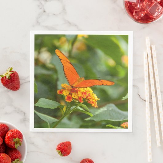 serviette en papier, photo d'un papillon (インサイチュ)