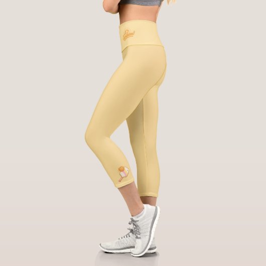 Serving Up Sunshine - Sunny Yellow Pickleball Life カプリレギンス (左)