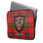 Seton Scottish Clan Tartan and Crest  ラップトップスリーブ (正面左)