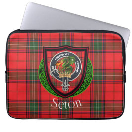 Seton Scottish Clan Tartan and Crest  ラップトップスリーブ