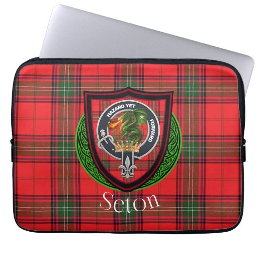 Seton Scottish Clan Tartan and Crest  ラップトップスリーブ (正面)