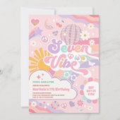 Seven Is A Vibe Retro Groovy Daisy 7th Birthday 招待状 (正面)