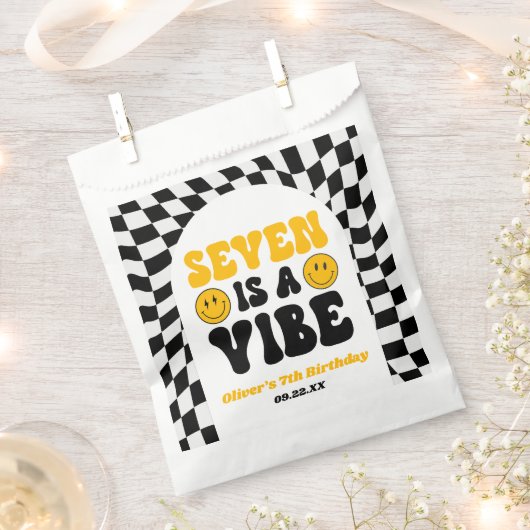 Seven Is A Vibe Retro Seventh 7th Birthday Party フェイバーバッグ (クリップ留めされた状態)