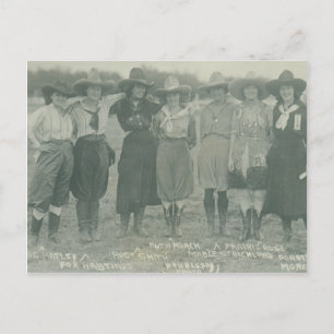 Seven rodeo cowgirls posing for a photograph. ポストカード