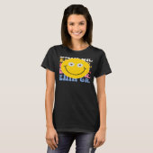 Seventh Grade Smile Groovy Back To School 7th Grad Tシャツ (正面フル)