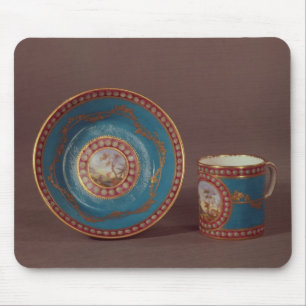 Sevresのブルーのcelesteのコーヒーカップ・アンド・ソーサー、c.1780 マウスパッド