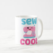Sew Cool Cute Kawaii Sewing Machine Funny Pun Quil コーヒーマグカップ (正面右)