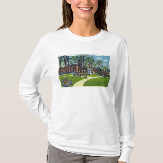 Seward公園YMCAの記念記念碑の眺め Tシャツ (正面)