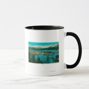 Seward、AlaskaSeward、AKの町の眺め マグカップ