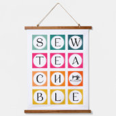Sewteachable カラフルスクエア 吊り下げ型タペストリー (正面)