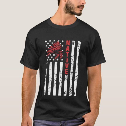 SH米国の旗のネイティブアメリカン日のワイシャツの素晴らしいティーT Tシャツ (正面)