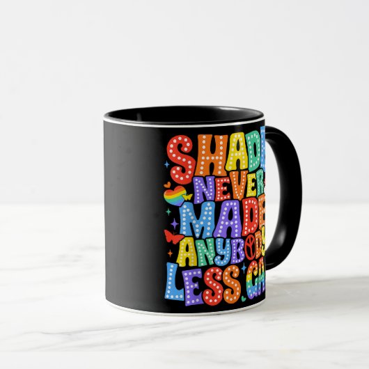 Shadeは決して誰もLGBTの月を減少させたゲイプライド マグカップ (正面右)