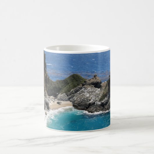 Shades of Blue – 沿岸景観写真マグカップ コーヒーマグカップ (中央)