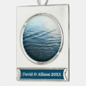 Shades of Blue Water抽象芸術自然撮影 シルバープレートバナーオーナメント (左)