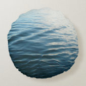 Shades of Blue Water抽象芸術自然撮影 ラウンドクッション (裏面)
