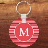 Shades of Red and White Striped Monogrammed キーホルダー (正面)