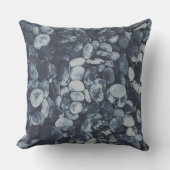 Shadow Pebble Dreams Throw Pillow クッション (正面)