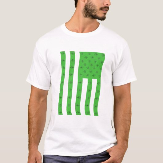 Shamrock  American Flag Square St Patricks Day Tシャツ (正面)