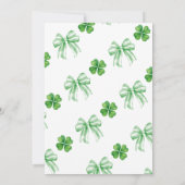 Shamrock Green Bow Lucky Charm 1st Birthday 招待状 (裏面)