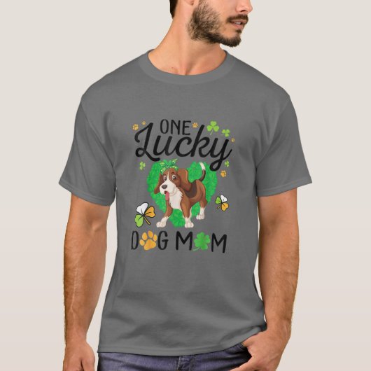 Shamrocks Heart Happy Patrick Day One Lucky Beagle Tシャツ (正面)