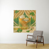 Shamrocks Irish Whiskey Tumbler "Sláinte!" タペストリー (インサイチュ)