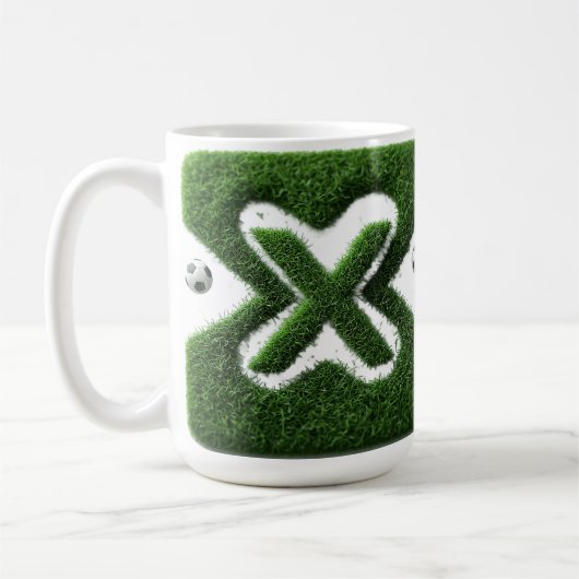 Shaped Grass Letter With Soccer Balls コーヒーマグカップ (左)