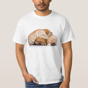 Shar Peiの子犬の小山 Tシャツ