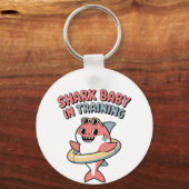 Shark Baby in Training | キッズ キーホルダー (裏面)