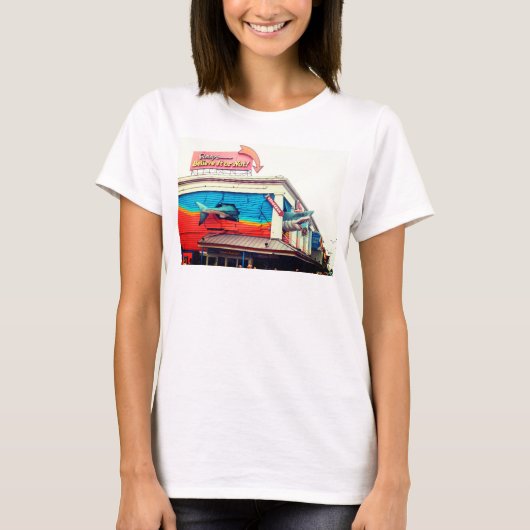 Shark in Ocean city, Maryland, US Tシャツ (正面)