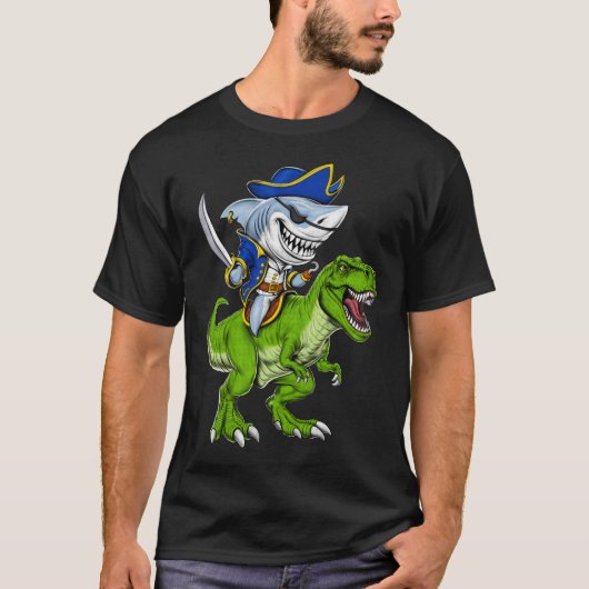 Shark Pirate Riding T-Rex Dinosaur Tシャツ (正面)