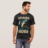 Shark Rider Surfing Vibe family Tシャツ (正面フル)