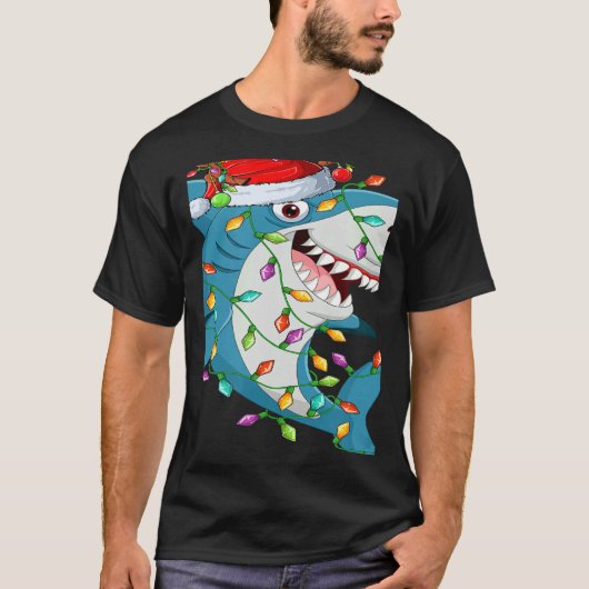 Shark Xmas Lights Reindeer Santa Shark Christmas Tシャツ (正面)