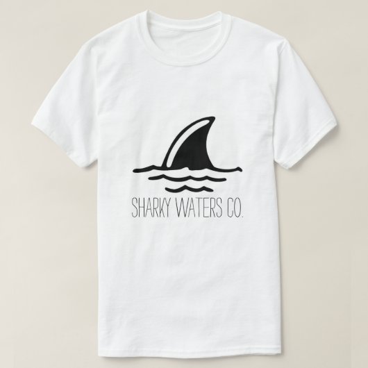 Sharkyはひれのティーに水をまきます Tシャツ (デザイン正面)