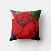 Sharles著赤いゼラニウムの花の枕 クッション (裏面)