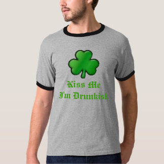 sharmrock2のキスMeI'm Drunkish Tシャツ