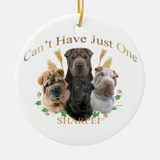 Sharpeiのcantにちょうど1匹のクリスマスのオーナメントがあります セラミックオーナメント (正面)