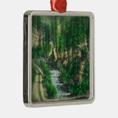 Shastaの退去からのMt. Shastaの眺め メタルオーナメント (右)