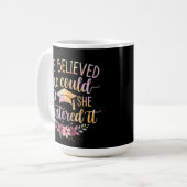 She Believed She Could So She Mastered It Graduate コーヒーマグカップ (正面左)