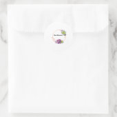 She Blooms Feminine Floral Inspirational Sticker ラウンドシール (バッグ)