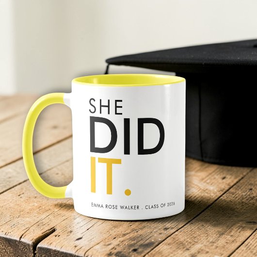 She Did It Black Yellow Graduation Gift マグカップ