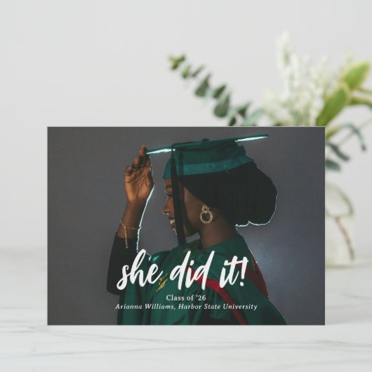 She Did It Classic Script Photo Graduation 案内状 (スタンド正面)