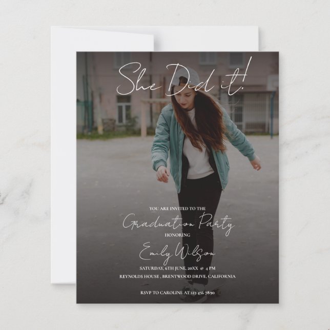She Did It Graduation Multi Photo Party Invitation (正面)